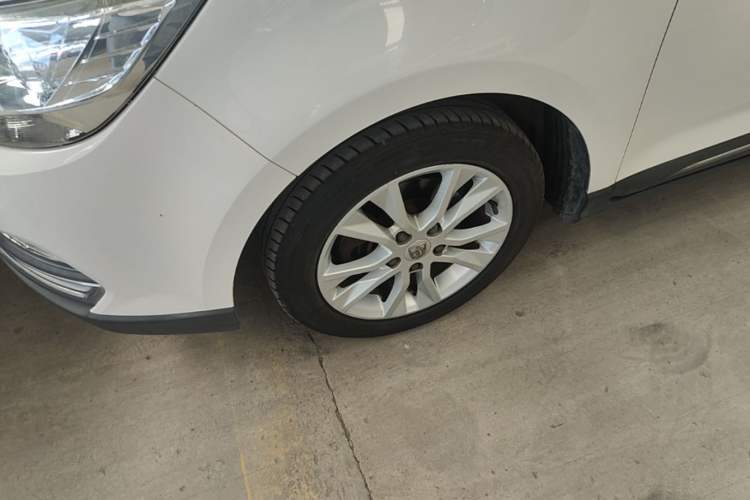 Used Baojun 730 2016 1.5L Manual Comfort Version 7 Seats China V Emission Standard Left Front Wheel Hub