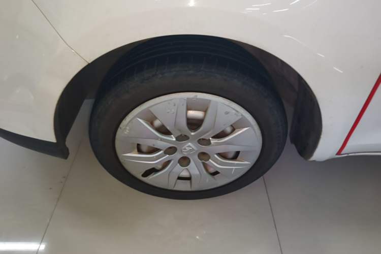 Used Baojun 730 2016 1.5L Manual Value Edition 7 Seats China V Emission Standard Left Front Wheel Hub