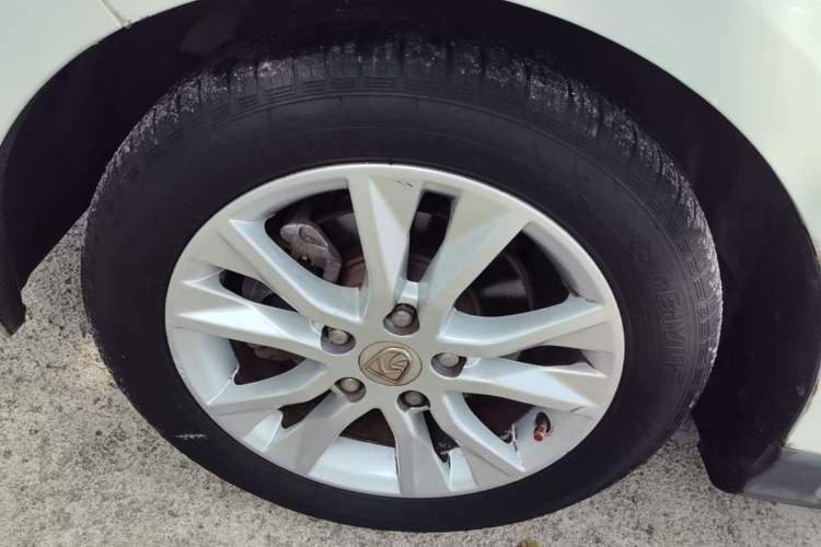 Used Baojun 730 2016 1.5L Manual Comfort Version 7 Seats China V Emission Standard Left Front Wheel Hub