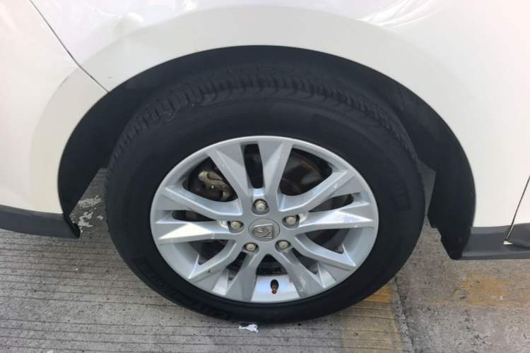 Used Baojun 730 2016 1.8L iAMT Comfort Version 7 Seats Left Front Wheel Hub