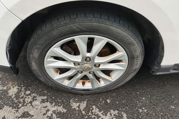 Used Baojun 730 2016 1.5L Manual Comfort Version 7 Seats China V Emission Standard Left Front Wheel Hub