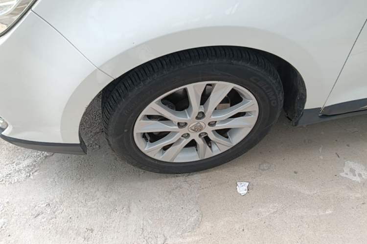 Used Baojun 730 2016 1.5L Manual Comfort Version 7 Seats China V Emission Standard Left Front Wheel Hub