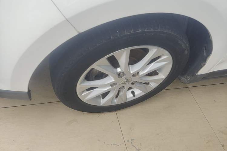 Used Baojun 730 2016 1.5L Manual Comfort Version 7 Seats China V Emission Standard Left Front Wheel Hub