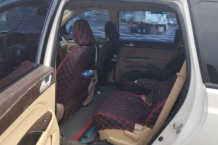 Used Baojun 730 2016 Revised 1.5L Manual Standard Version 7 Seats China V Emission Standard Left Rear Seat