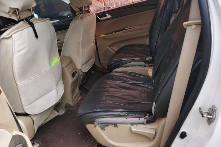 Used Baojun 730 2016 1.5L Manual Standard Version 7 Seats Left Rear Seat