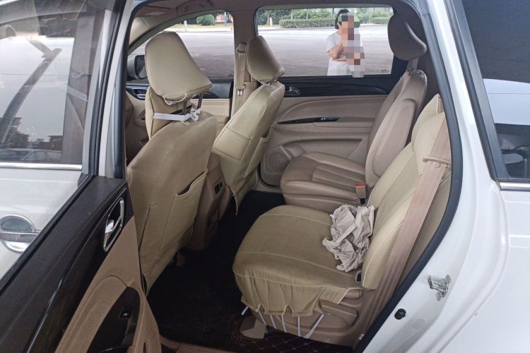 Used Baojun 730 2016 1.5L Manual Comfort Version 7 Seats China V Emission Standard Left Rear Seat