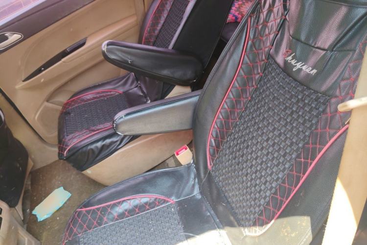 Used Baojun 730 2016 1.5L Manual Standard Version 7 Seats Left Rear Seat