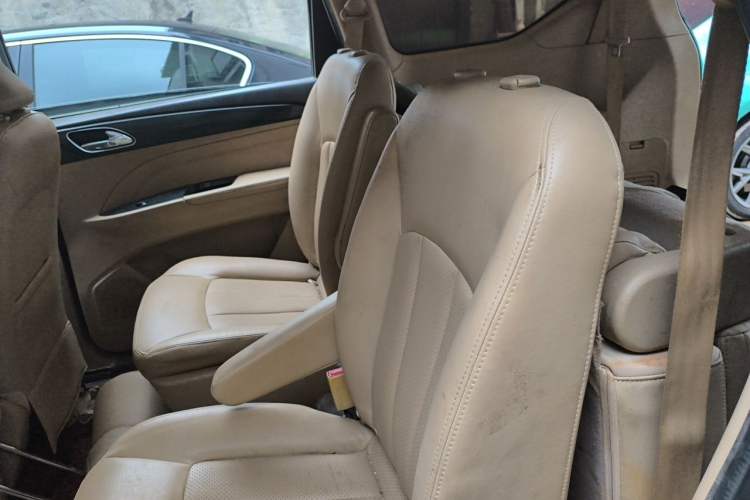Used Baojun 730 2016 1.5L Manual Comfort Version 7 Seats China V Emission Standard Left Rear Seat