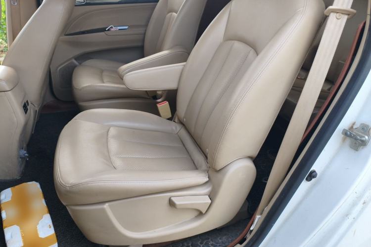 Used Baojun 730 2016 1.5L Manual Comfort Version 7 Seats China V Emission Standard Left Rear Seat