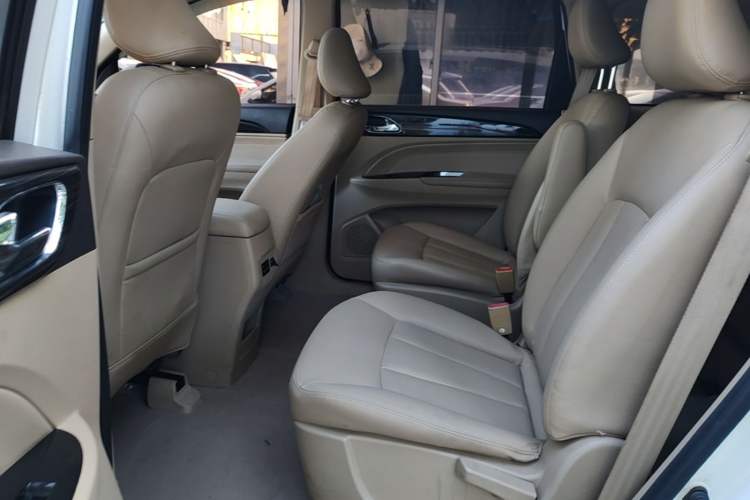 Used Baojun 730 2016 1.5T Manual Luxury Edition 7 Seats Left Rear Seat