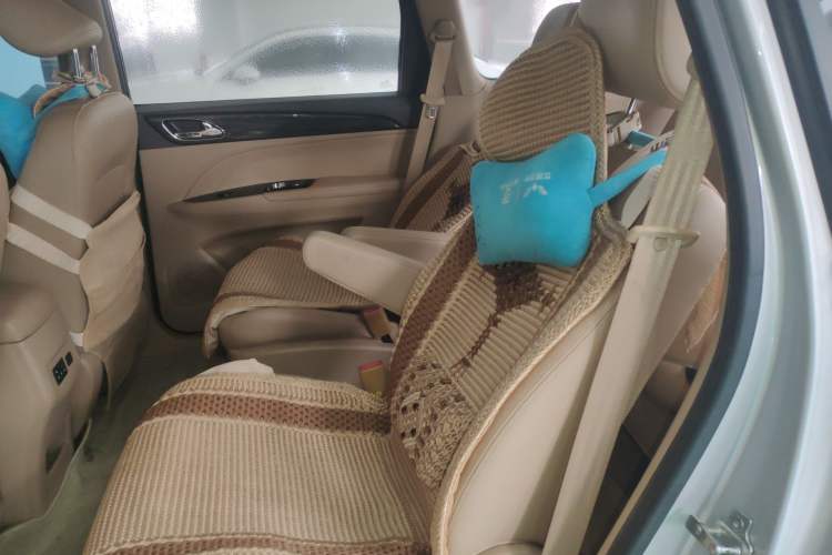 Used Baojun 730 2016 1.5L Manual Comfort Version 7 Seats China V Emission Standard Left Rear Seat