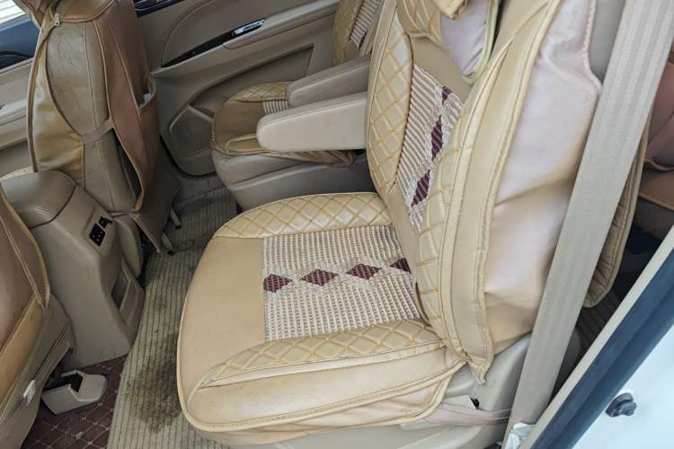 Used Baojun 730 2016 1.5L Manual Comfort Version 7 Seats China V Emission Standard Left Rear Seat