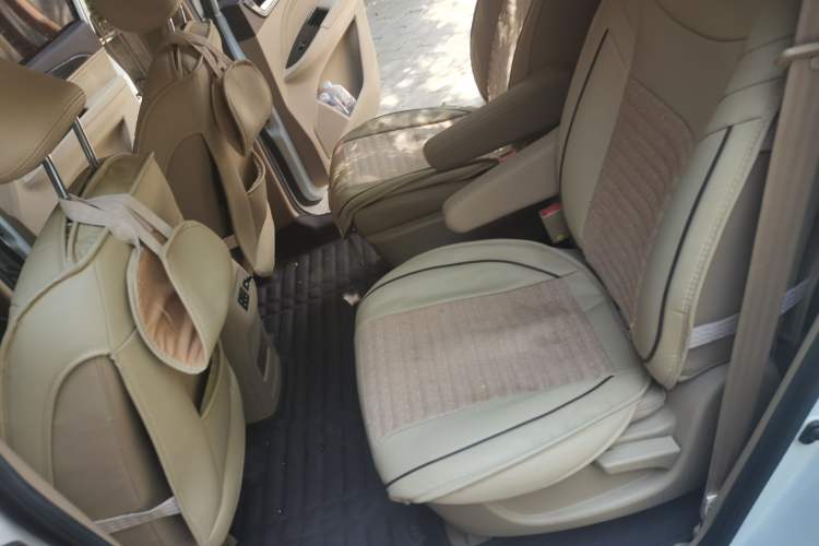 Used Baojun 730 2016 1.5T Manual Comfort Version 7 Seats Left Rear Seat