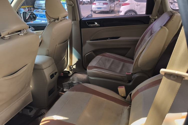 Used Baojun 730 2016 1.5L Manual Comfort Version 7 Seats China V Emission Standard Left Rear Seat