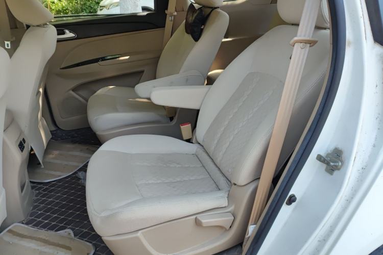 Used Baojun 730 2016 1.5L Manual Standard Version 7 Seats Left Rear Seat