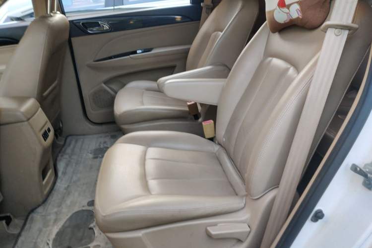 Used Baojun 730 2016 1.5L Manual Comfort Version 7 Seats China V Emission Standard Left Rear Seat