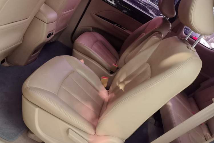 Used Baojun 730 2016 1.5L Manual Comfort Version 7 Seats China V Emission Standard Left Rear Seat