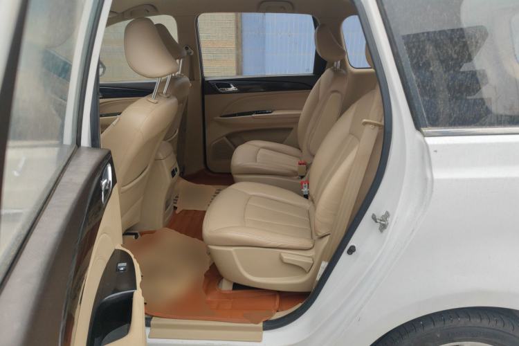 Used Baojun 730 2016 1.5L Manual Comfort Version 7 Seats China V Emission Standard Left Rear Seat
