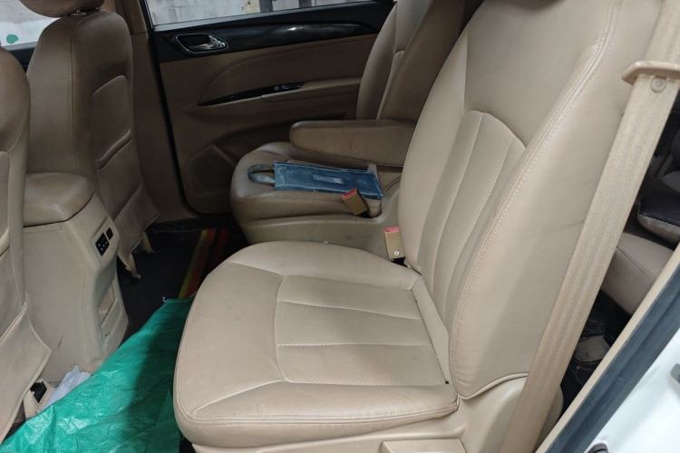 Used Baojun 730 2016 1.5L Manual Comfort Version 7 Seats China V Emission Standard Left Rear Seat