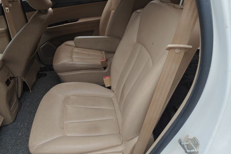 Used Baojun 730 2016 1.5L Manual Comfort Version 7 Seats China V Emission Standard Left Rear Seat