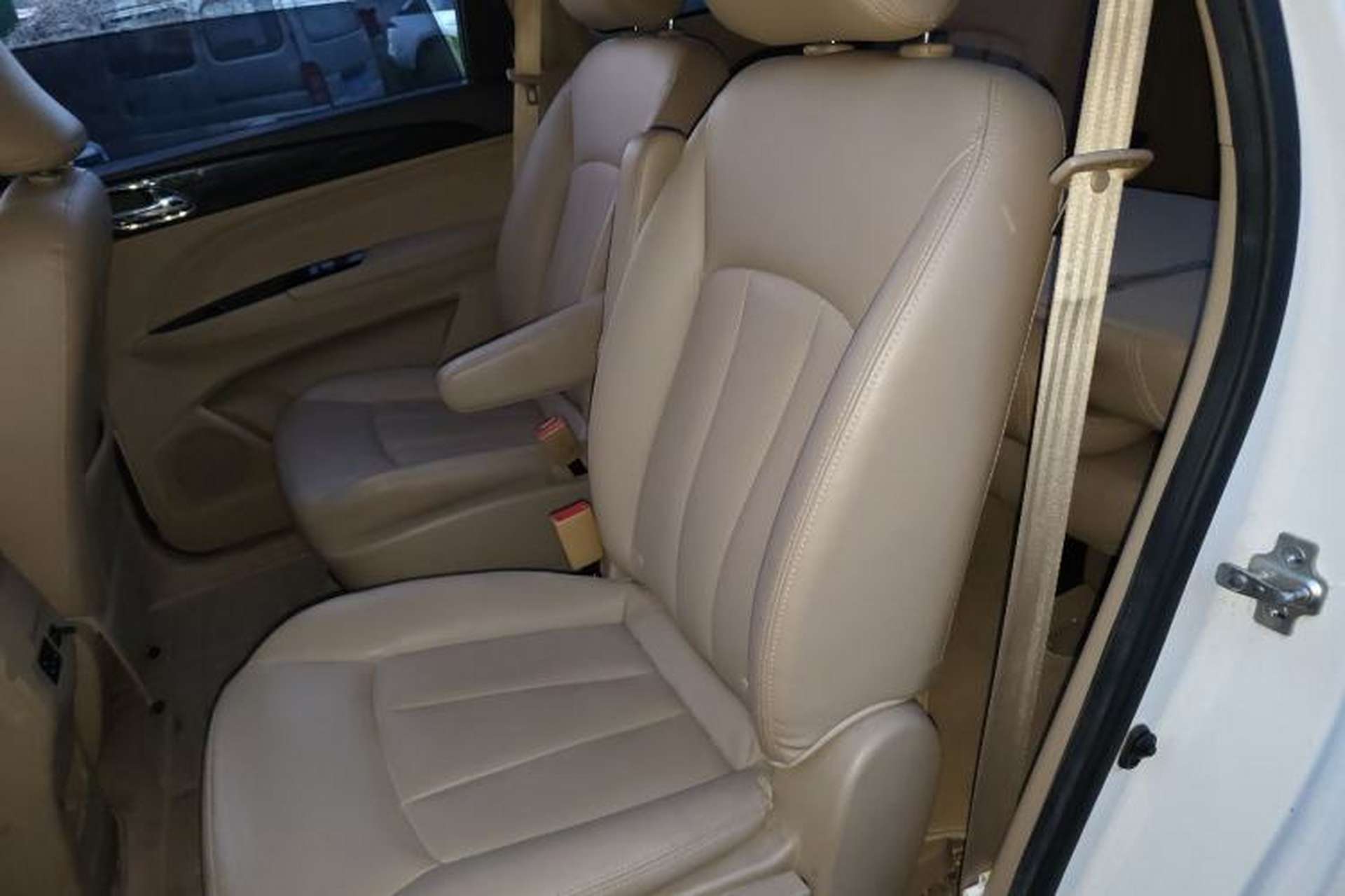 Used Baojun 730 2016 1.5L Manual Standard Version 7 Seats Left Rear Seat