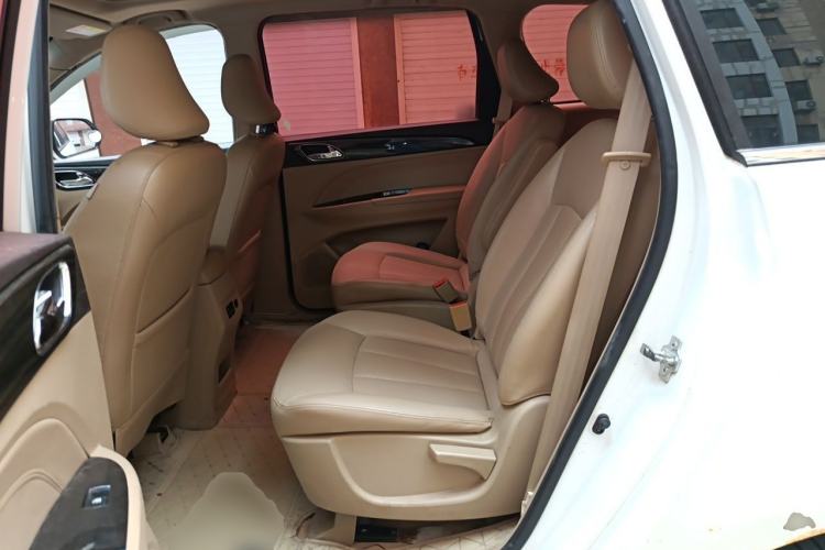 Used Baojun 730 2016 1.8L iAMT Luxury Model 7 Seats Left Rear Seat