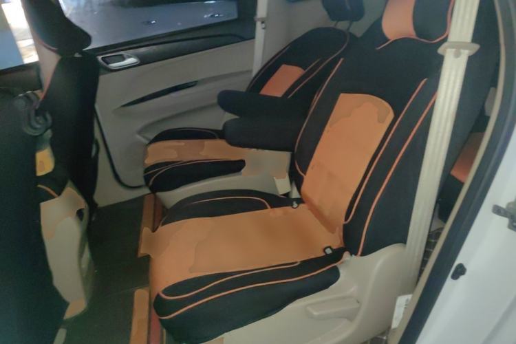 Used Baojun 730 2016 Revised 1.5L Manual Standard Version 7 Seats China V Emission Standard Left Rear Seat