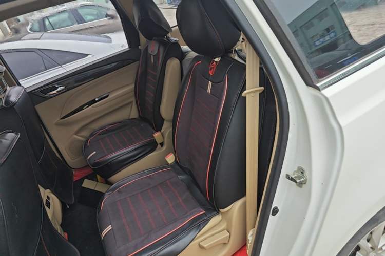 Used Baojun 730 2016 1.5L Manual Luxury Edition 7 Seats Left Rear Seat