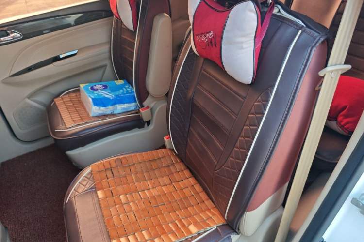 Used Baojun 730 2016 1.5L Manual Comfort Version 7 Seats China V Emission Standard Left Rear Seat