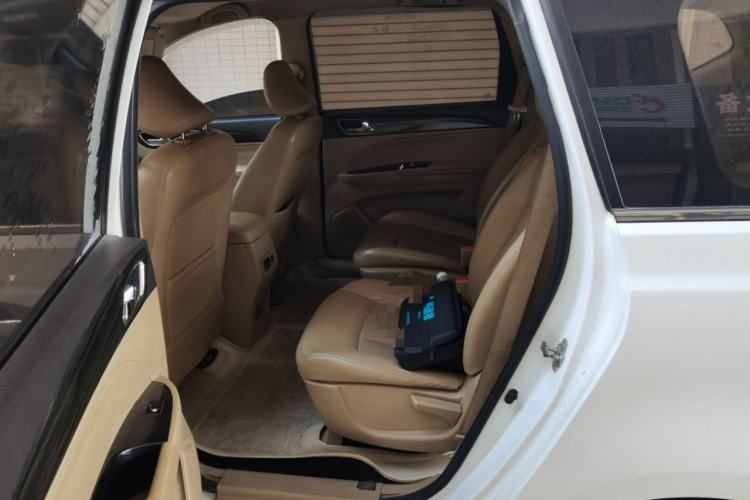 Used Baojun 730 2016 1.5L Manual Comfort Version 7 Seats China V Emission Standard Left Rear Seat