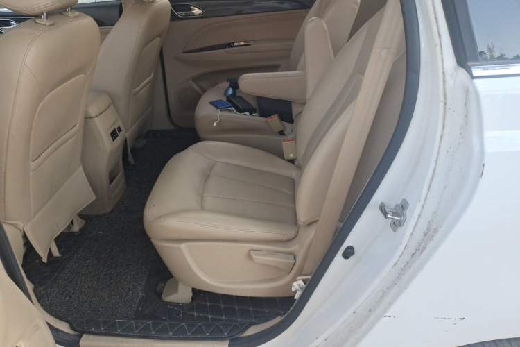 Used Baojun 730 2016 1.8L iAMT Luxury Model 7 Seats Left Rear Seat