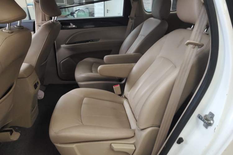 Used Baojun 730 2016 1.5L Manual Comfort Version 7 Seats China V Emission Standard Left Rear Seat
