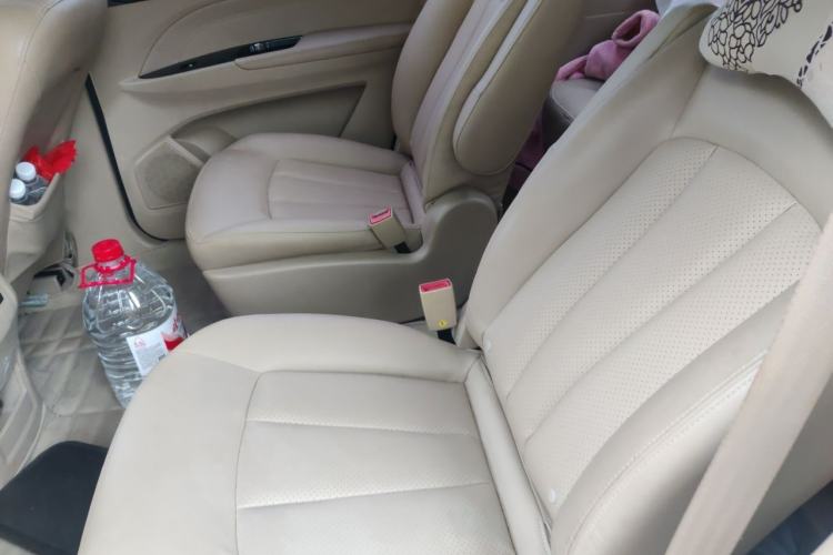 Used Baojun 730 2016 1.5T Manual Standard Version 7 Seats Left Rear Seat