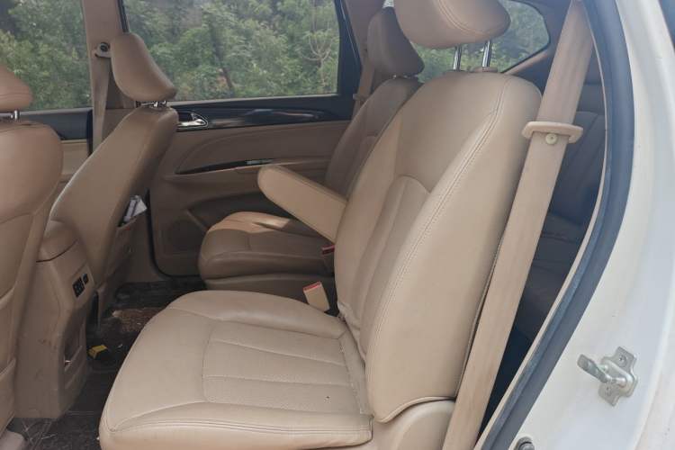 Used Baojun 730 2016 1.5L Manual Comfort Version 7 Seats China V Emission Standard Left Rear Seat