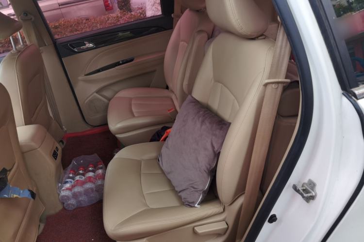 Used Baojun 730 2016 1.5L Manual Comfort Version 7 Seats China V Emission Standard Left Rear Seat