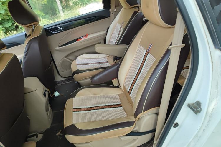 Used Baojun 730 2016 1.5L Manual Standard Version 7 Seats Left Rear Seat