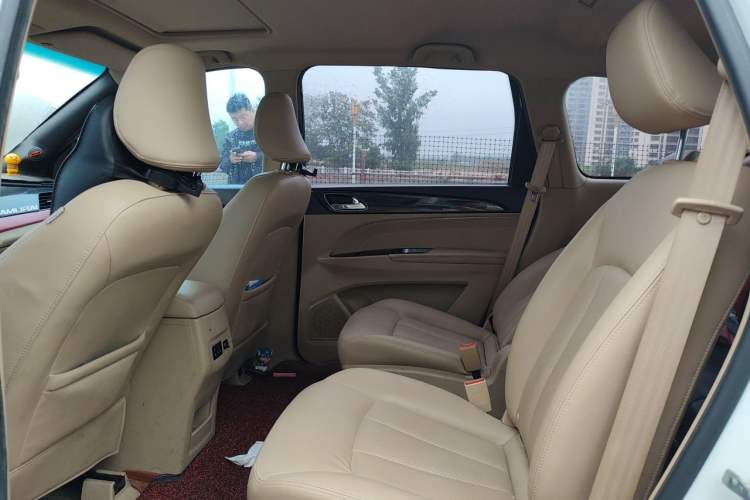 Used Baojun 730 2016 1.5L Manual Luxury Edition 7 Seats Left Rear Seat