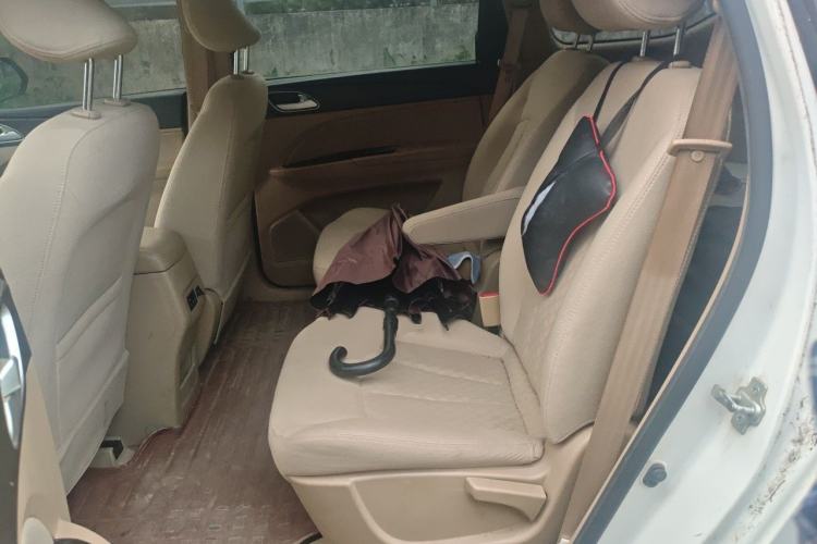 Used Baojun 730 2016 1.5L Manual Standard Version 7 Seats Left Rear Seat