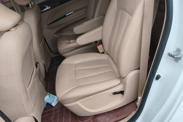 Used Baojun 730 2016 1.5L Manual Comfort Version 7 Seats China V Emission Standard Left Rear Seat
