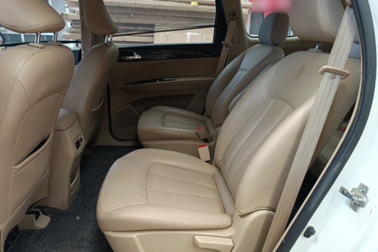 Used Baojun 730 2016 1.5L Manual Comfort Version 7 Seats China V Emission Standard Left Rear Seat