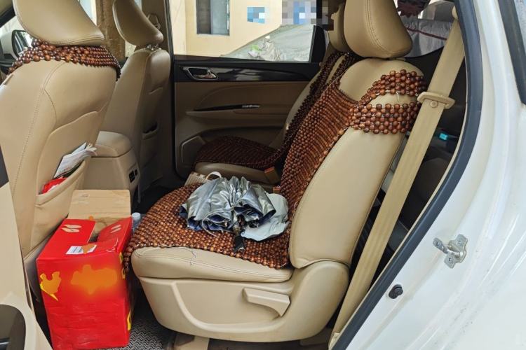 Used Baojun 730 2016 1.8L Manual Luxury Edition 7 Seats Left Rear Seat
