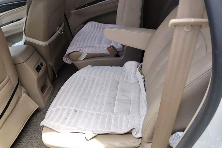 Used Baojun 730 2016 1.5L Manual Comfort Version 7 Seats China V Emission Standard Left Rear Seat