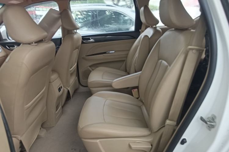 Used Baojun 730 2016 1.5L Manual Standard Version 7 Seats Left Rear Seat