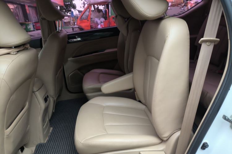 Used Baojun 730 2016 1.5T Manual Comfort Version 7 Seats Left Rear Seat