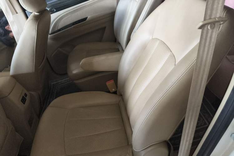Used Baojun 730 2016 1.5L Manual Comfort Version 7 Seats China V Emission Standard Left Rear Seat
