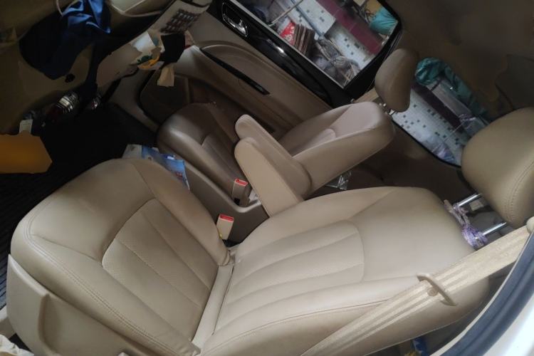 Used Baojun 730 2016 1.5T Manual Comfort Version 7 Seats Left Rear Seat