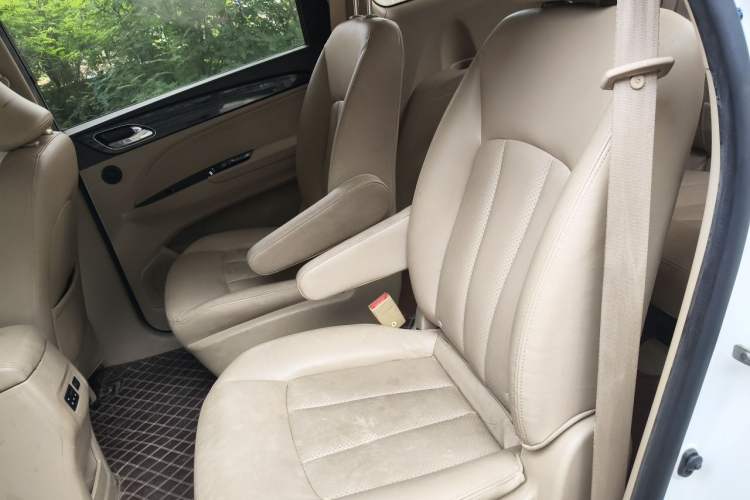 Used Baojun 730 2016 1.8L iAMT Luxury Model 7 Seats Left Rear Seat