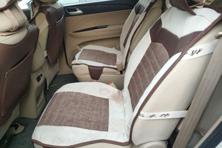 Used Baojun 730 2016 Revised 1.5L Manual Standard Version 7 Seats China V Emission Standard Left Rear Seat