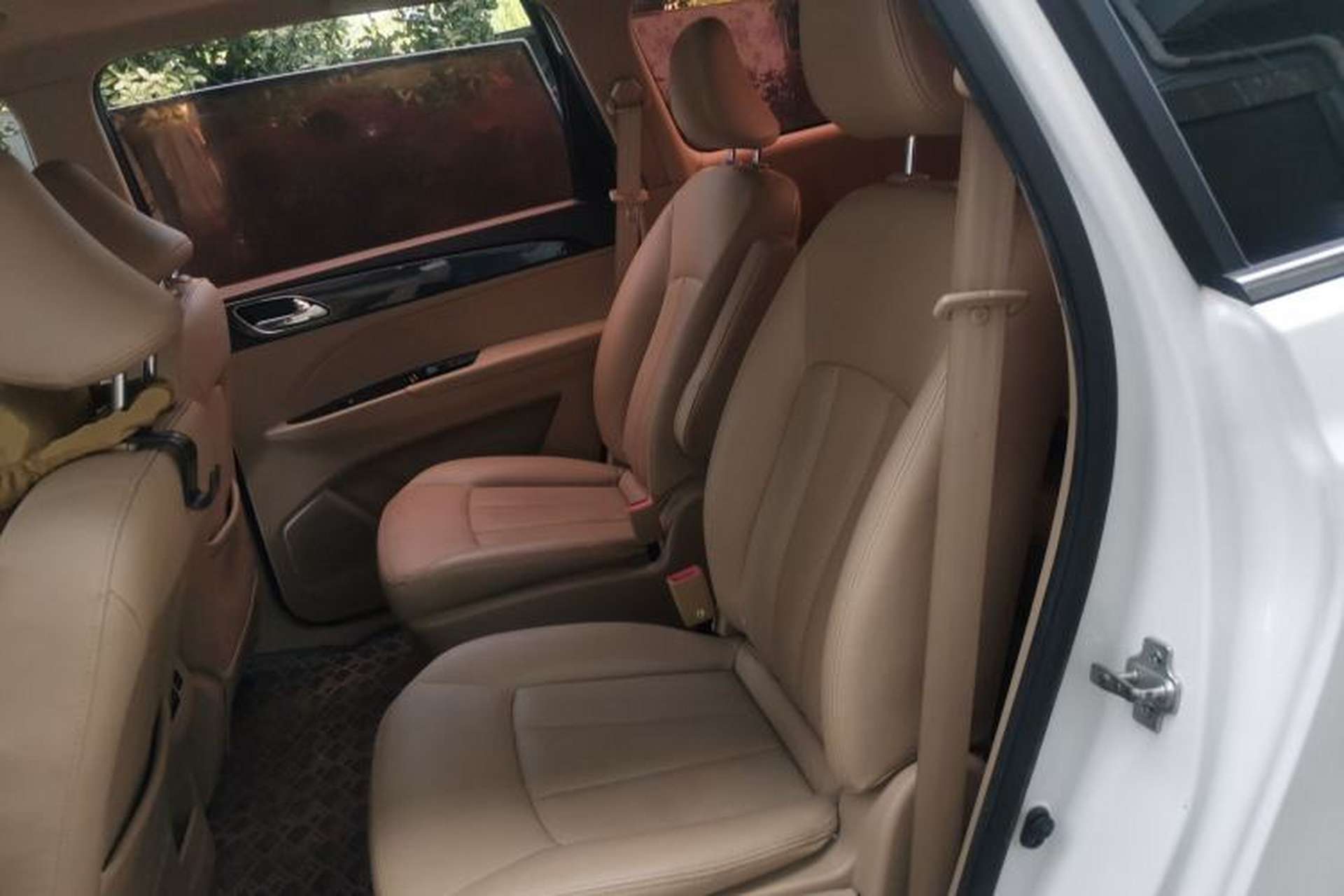 Used Baojun 730 2016 1.8L iAMT Luxury Model 7 Seats Left Rear Seat