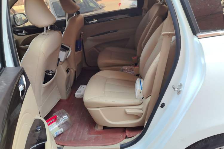 Used Baojun 730 2016 1.8L Manual Comfort Version 7 Seats Left Rear Seat